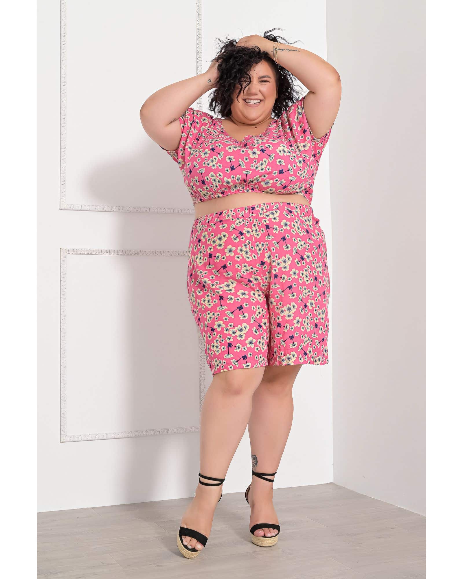 Plus Size Floral Σορτς