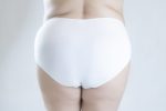 Εσώρουχο λευκό slip τύπου BIKINI με δαντέλα στο πλάι - Image 2