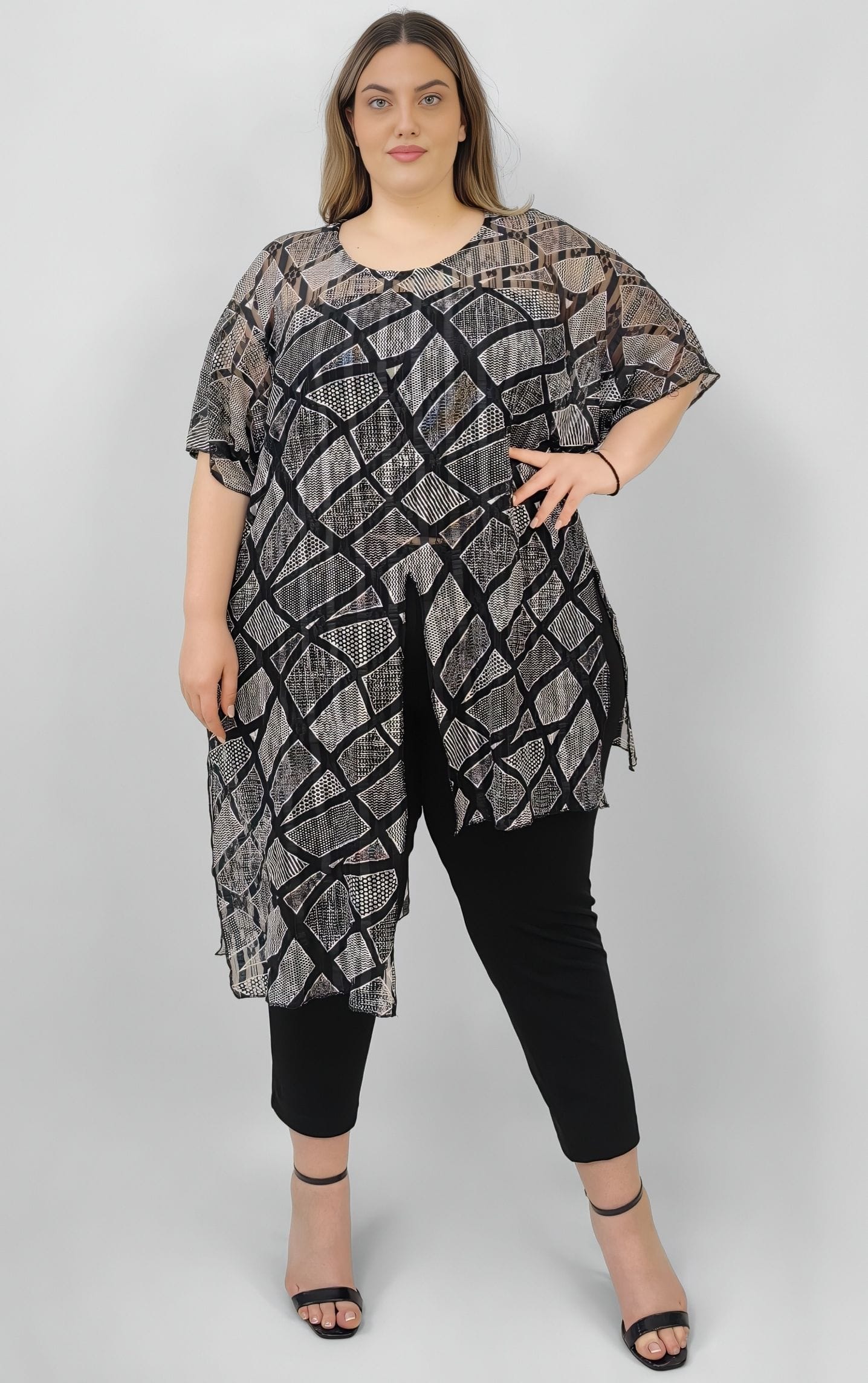 Plus Size Ασύμμετρη Μπλούζα Δαντέλα