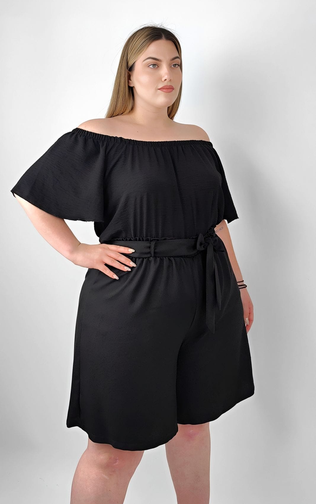 Plus Size Σορτς Μαύρο Με Ζώνη Και Λάστιχο