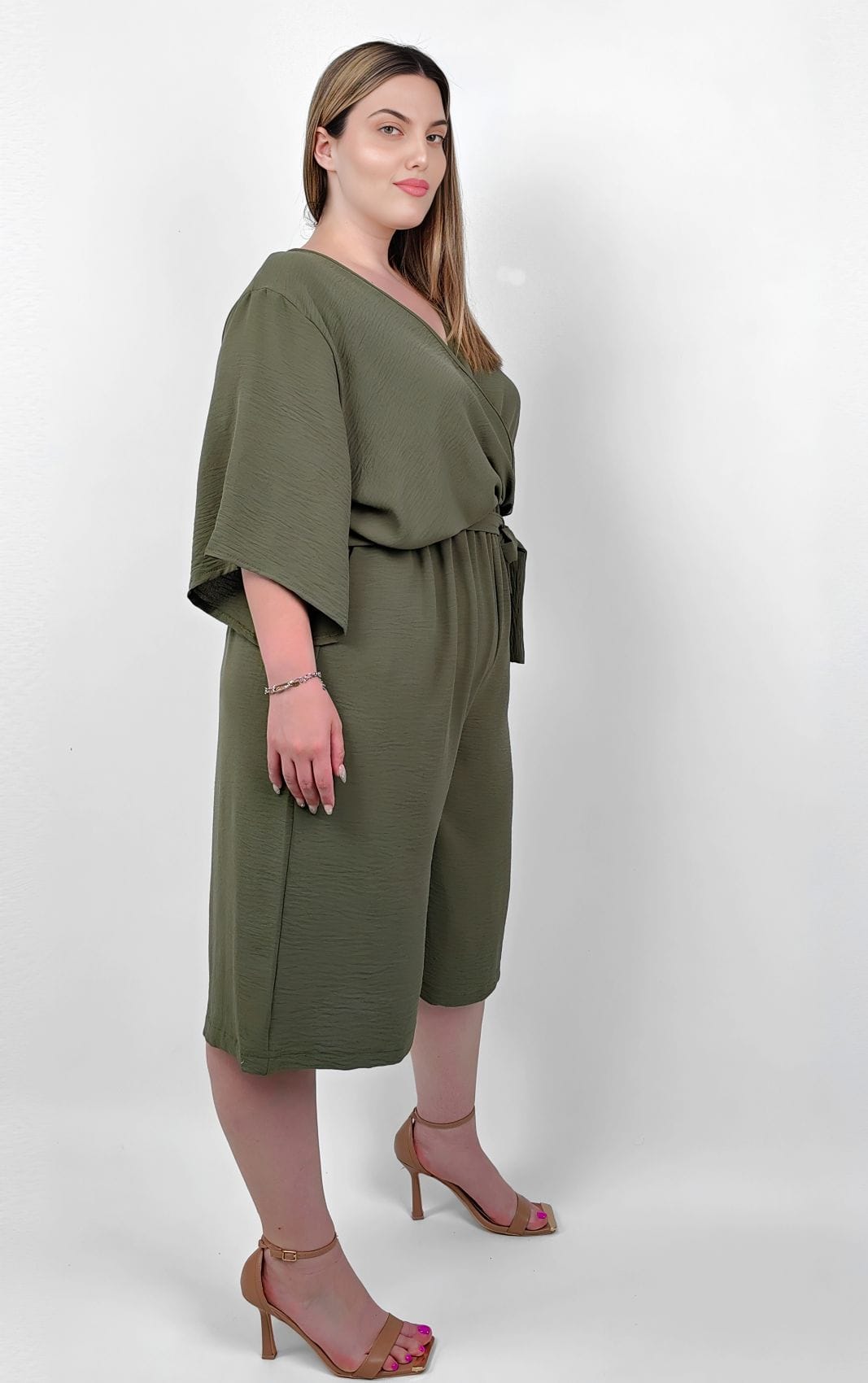 Plus size χακί ολόσωμη βερμούδα με ελαστικό ύφασμα – PsX Fashion