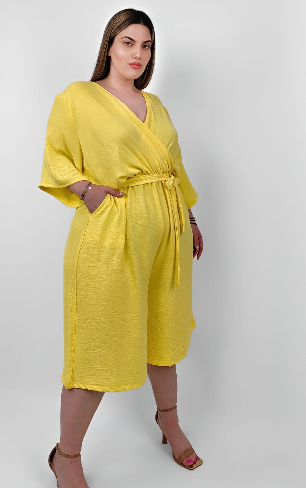 Plus size κίτρινη ολόσωμη βερμούδα με ελαστικό ύφασμα – PsX Fashion