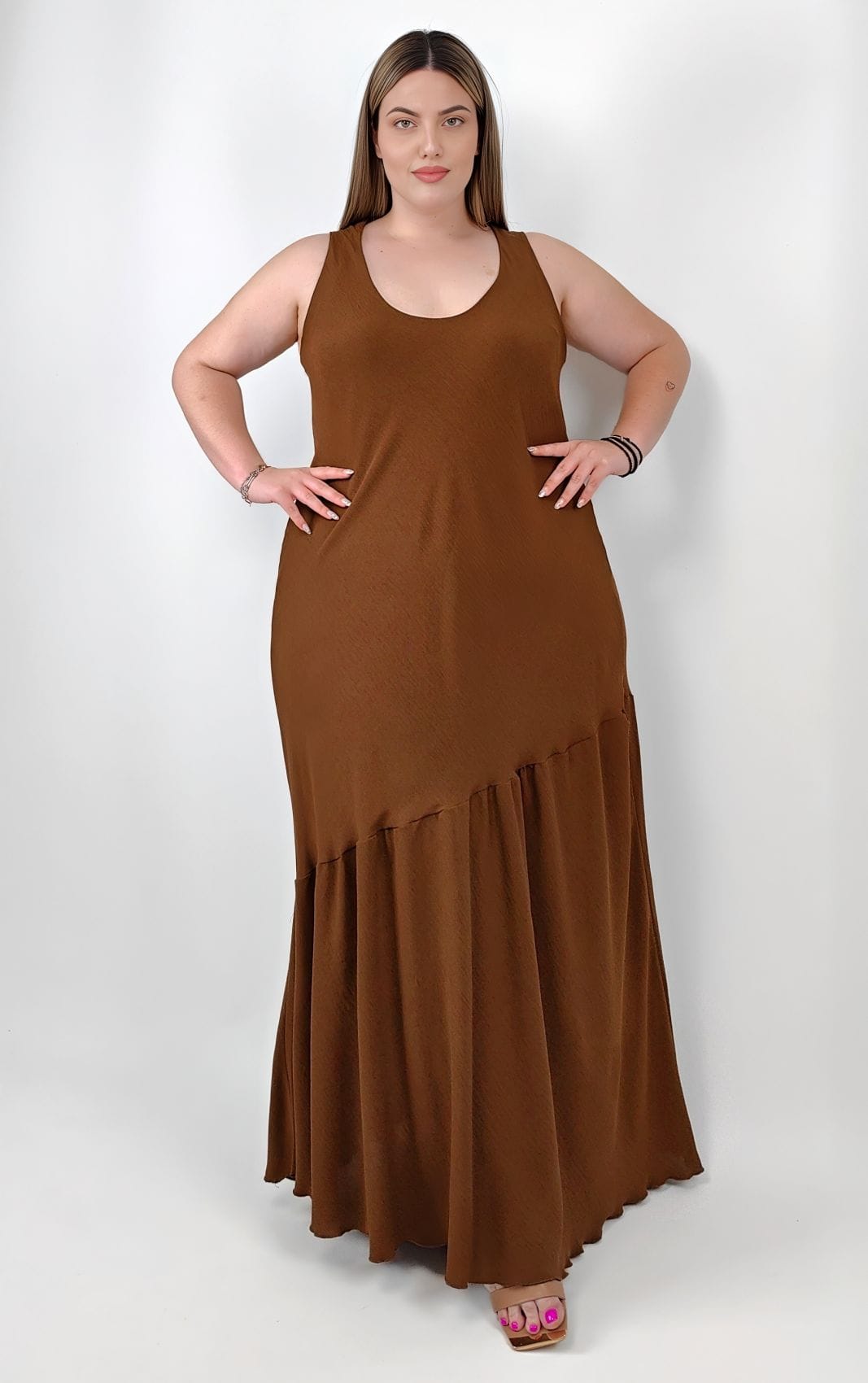 Plus Size Μάξι Φόρεμα Καφέ Αμάνικο Ελαστικό με Βολάν