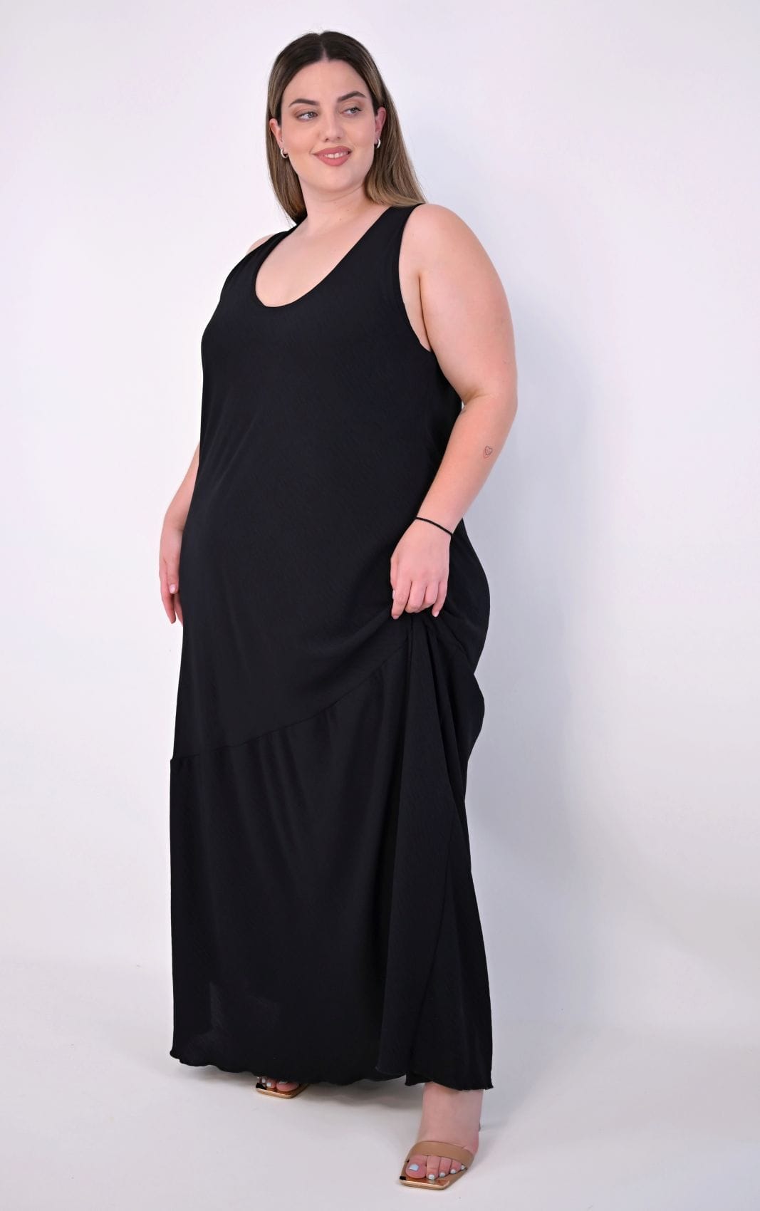 Plus Size Μάξι Φόρεμα Mαύρο Αμάνικο Ελαστικό με Βολάν