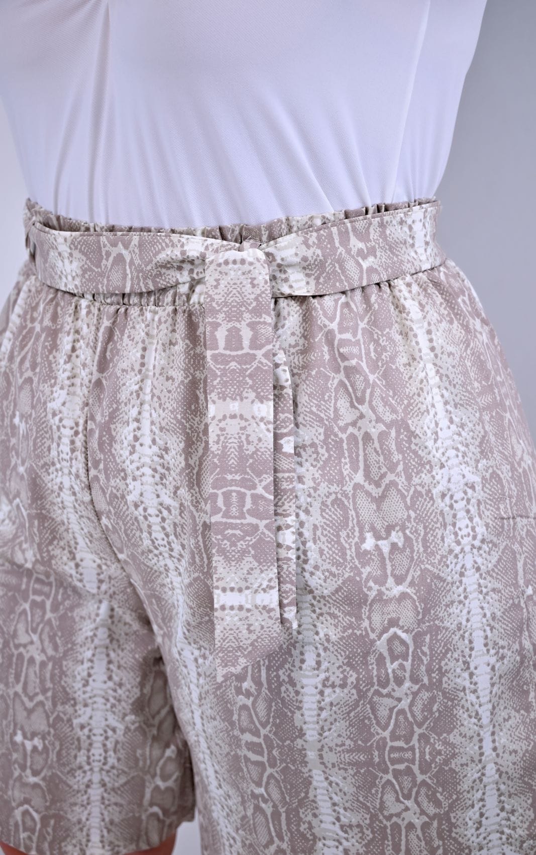 Psx fashion Plus Size Βερμούδα Φίδι 52848 (1) Βερμούδα Snake Print με Ζώνη - Image 6