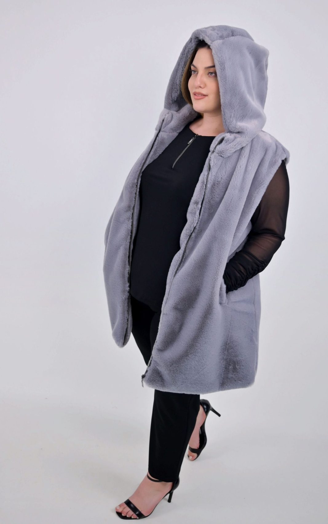 plus size γούνινο γιλέκο με κουκούλα - γκρι