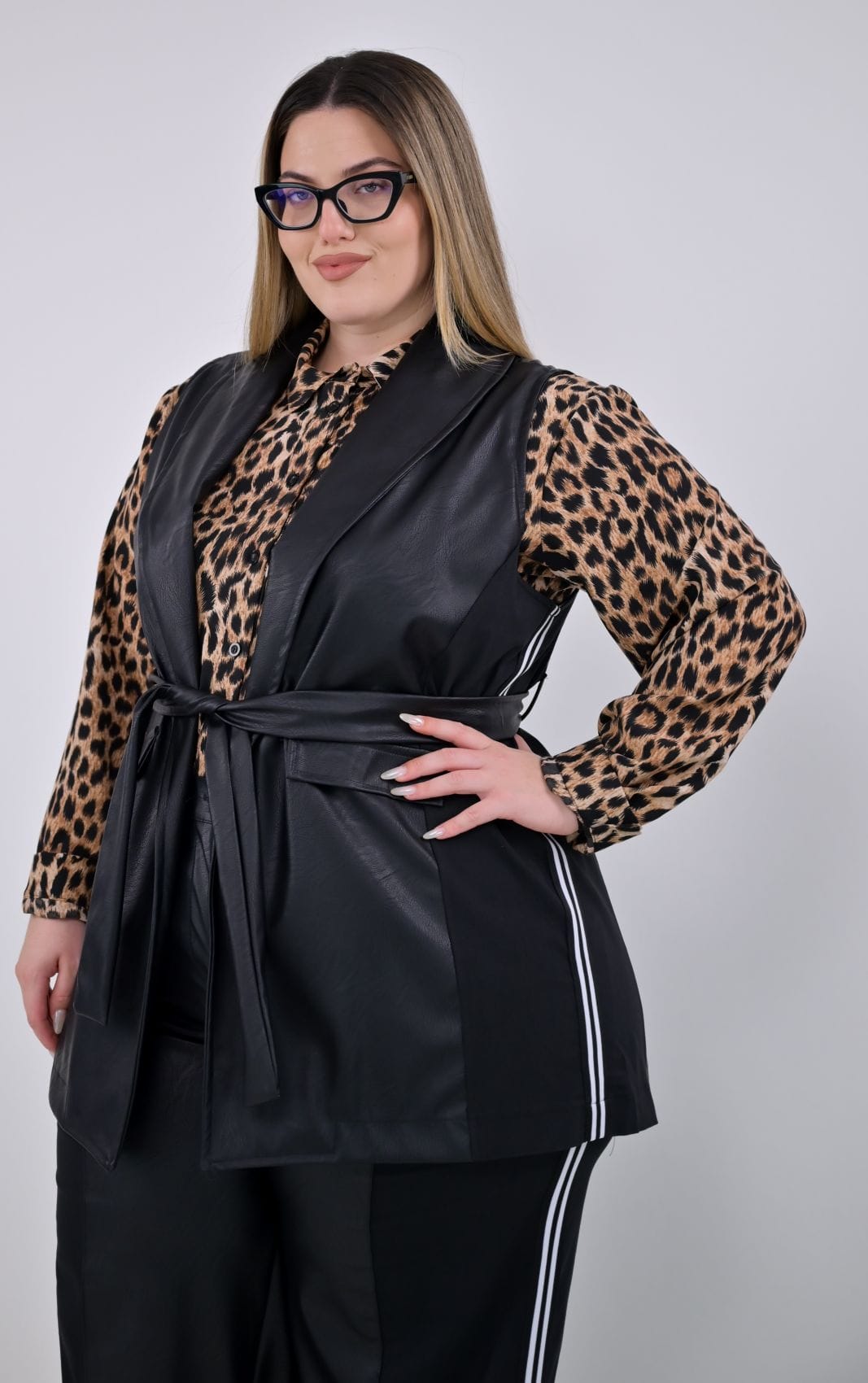 Plus Size Μαύρο Γιλέκο Δερματίνης Με Πλαϊνές Ρίγες Και Γκρο Ύφασμα