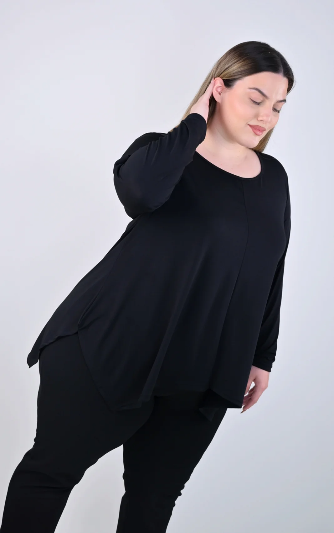 Plus Size Μαύρη Ασύμμετρη Μπλούζα | PsX Fashion
