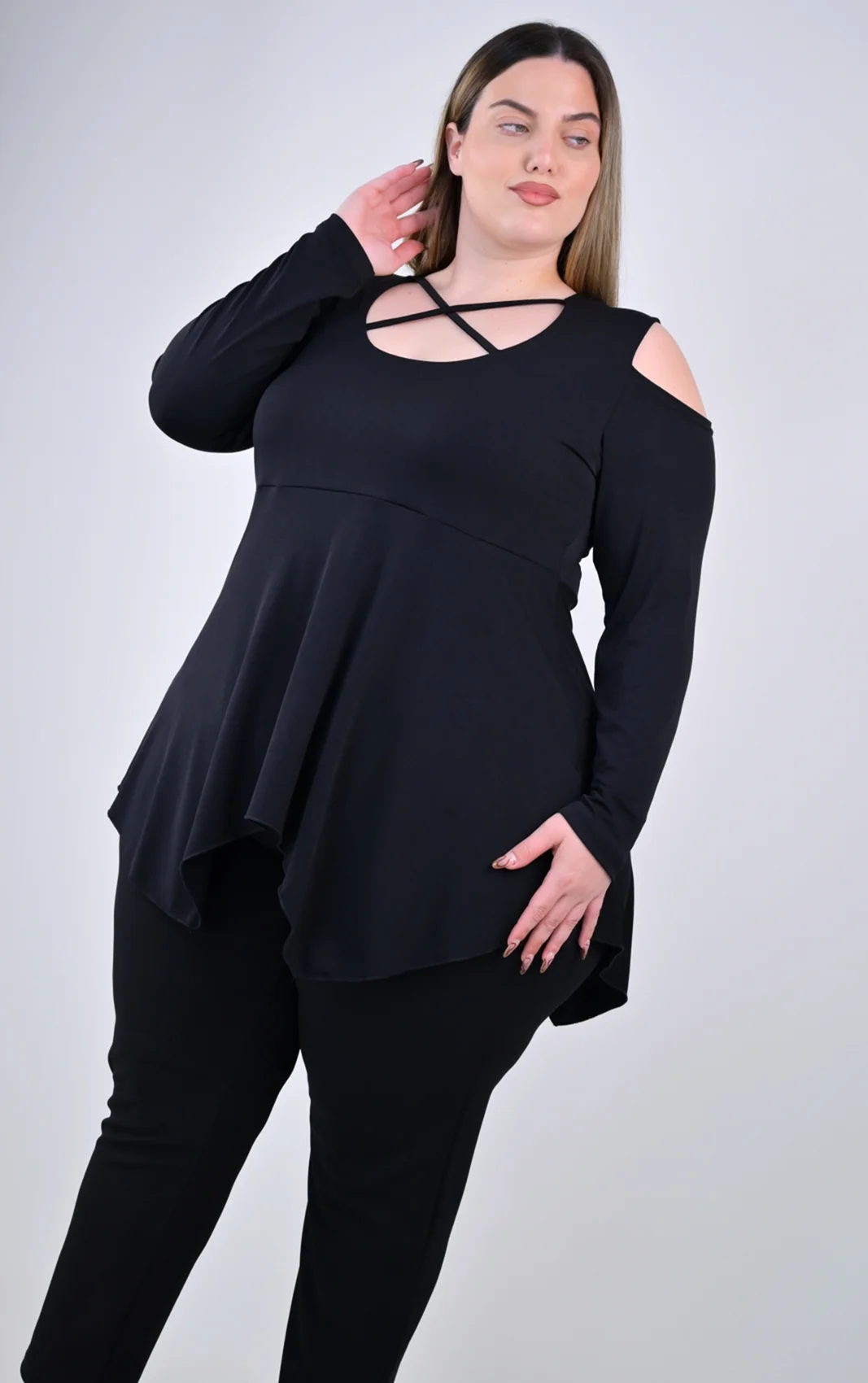 Plus Size Μπλούζα με Ανοιχτούς Ώμους & Χιαστί | PsX Fashion