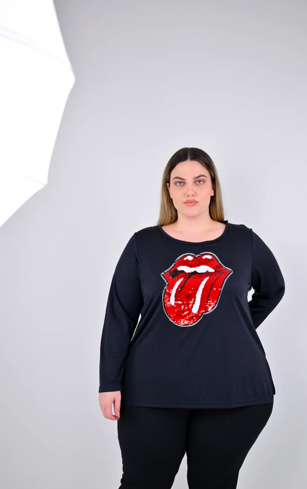 Plus Size Μπλούζα με Σχέδιο-Γλώσσα από Παγιέτες | PsX Fashion