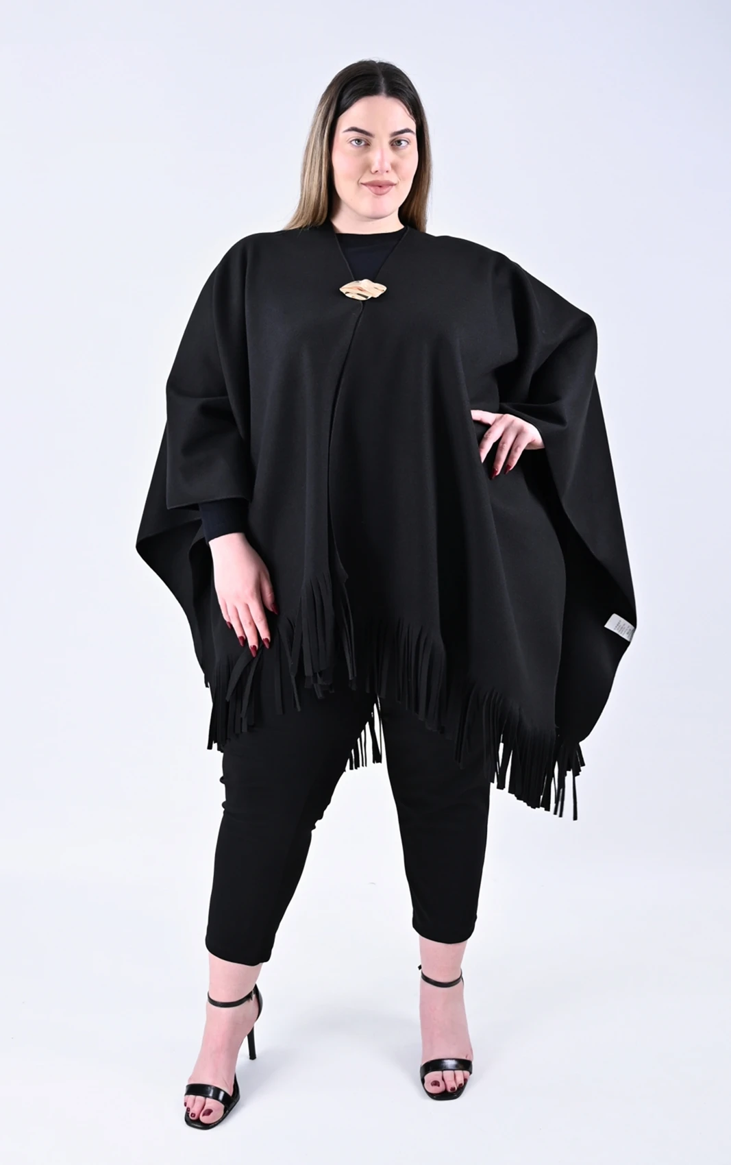 Plus Size Μαύρη Κάπα με Κρόσσια | One Size | PsX Fashion