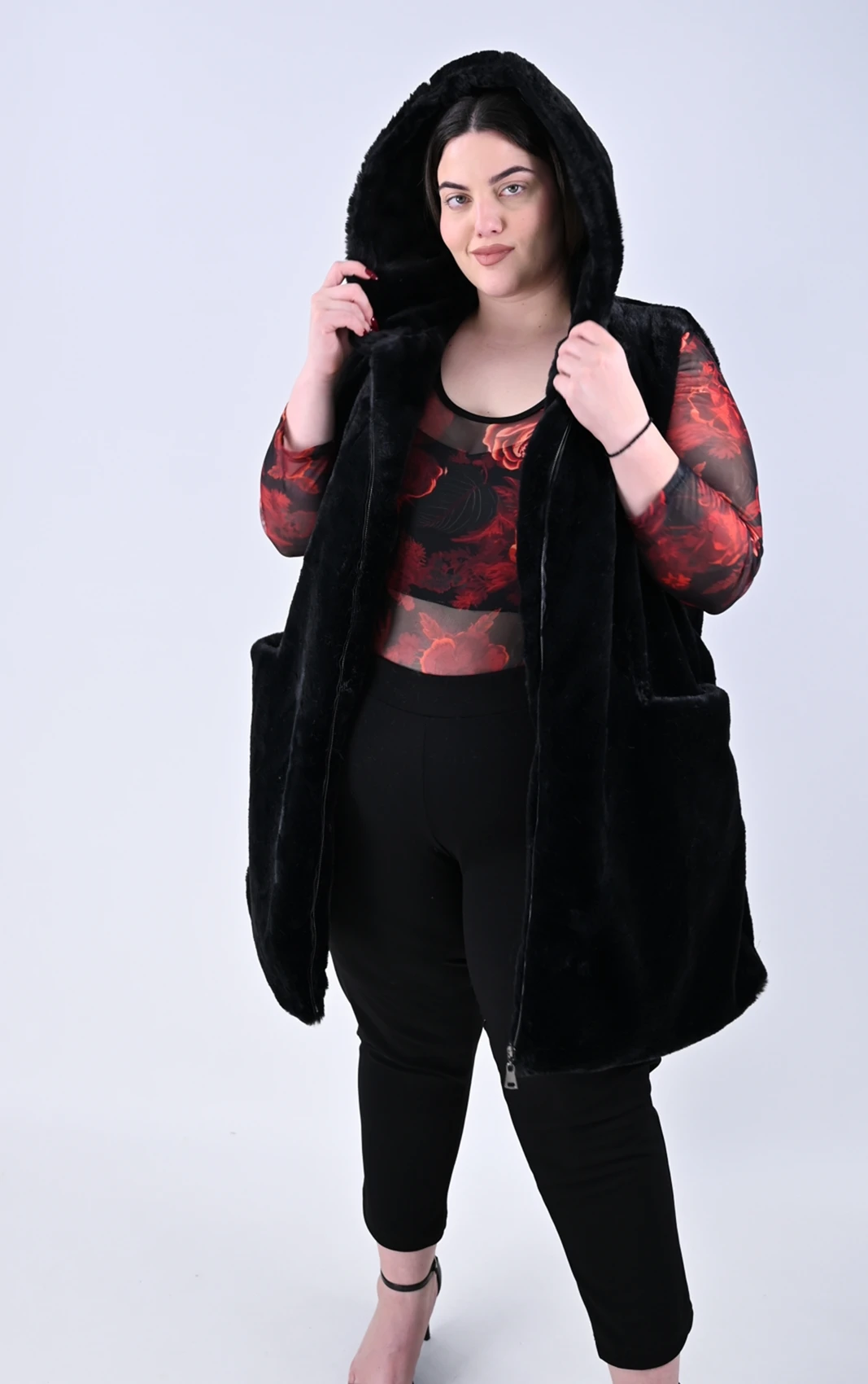 Plus Size Μαύρο Γούνινο Γιλέκο με Κουκούλα | PsX Fashion