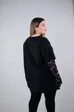 Μαύρη Μπλούζα T-shirt με Δαντελένια Μανίκια - Image 5