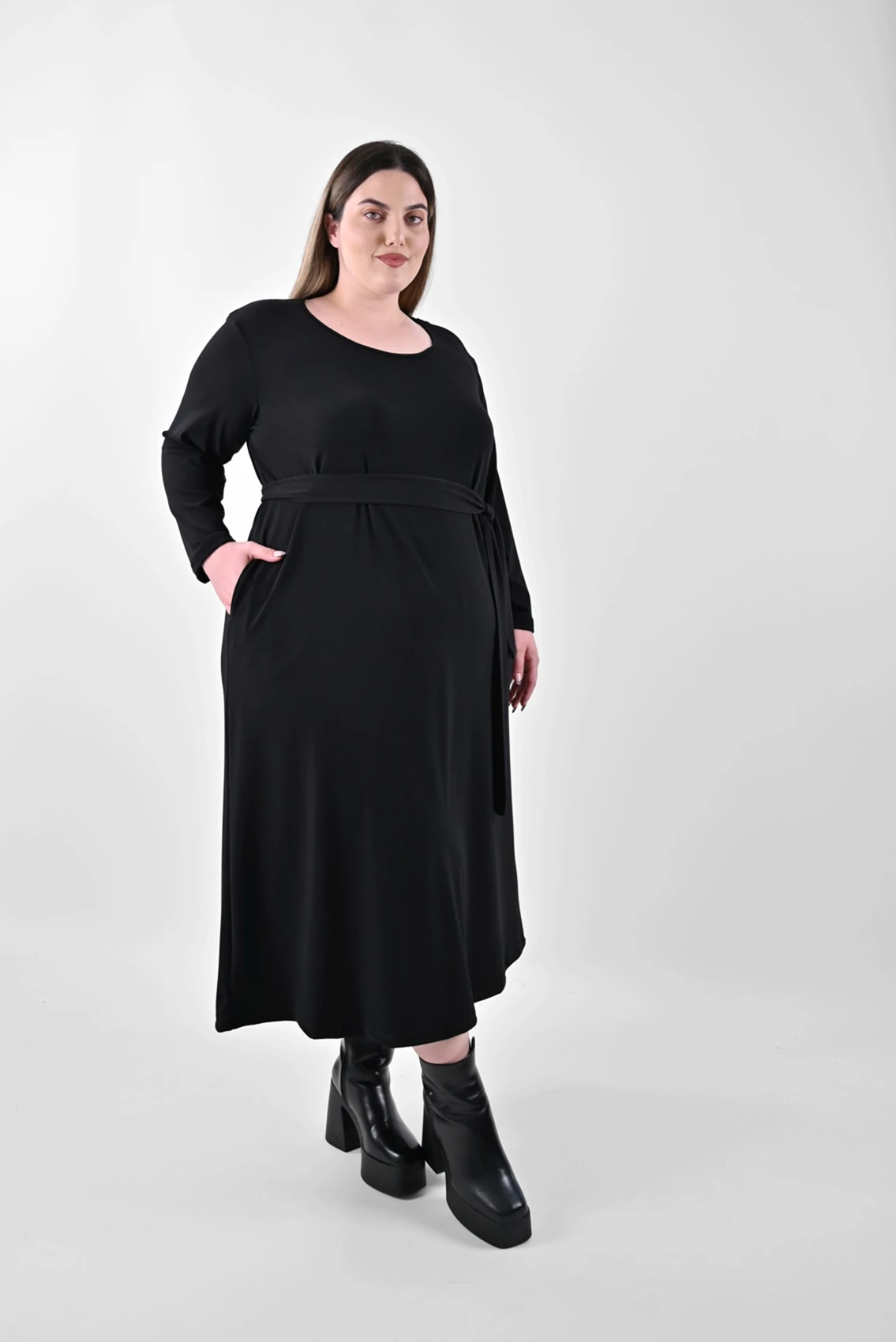 Plus Size Μαύρο Midi Φόρεμα A-Line με Τσέπες | PsX Fashion