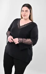 Μαύρη Μπλούζα με V Λαιμόκοψη και Μανίκια Καμπάνα από Δαντέλα - Image 4