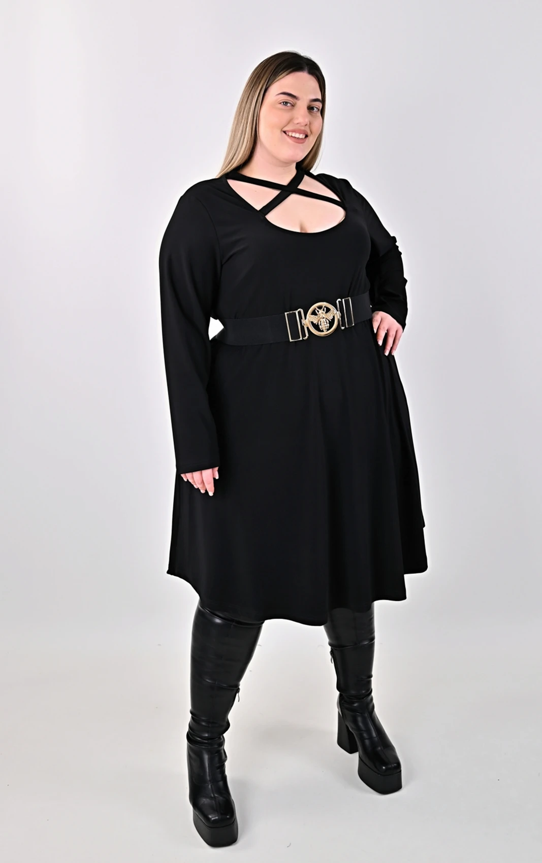 Plus Size Μαύρο Φόρεμα με Χιαστί Ντεκολτέ | PsX Fashion